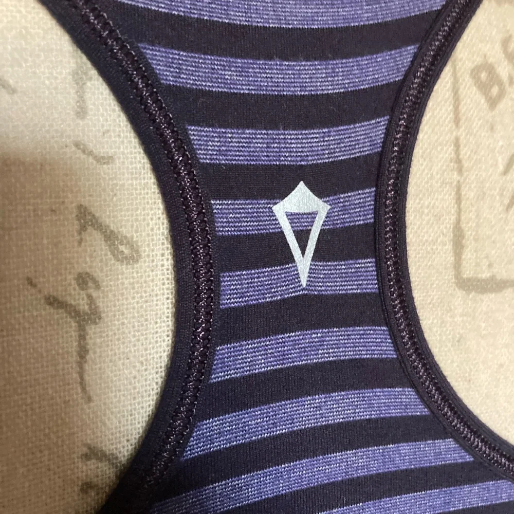 Ivivva by Lululemon Big Girls Juniors Reversible Stripe Blue Athletic Tank sz 14 - Picture 7 of 10
